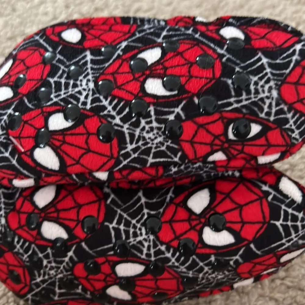 NWT Marvel Spiderman Fuzzy Babba Slipper Socks, sz 2T-3T (shoe sz 4.5-7.5)_3